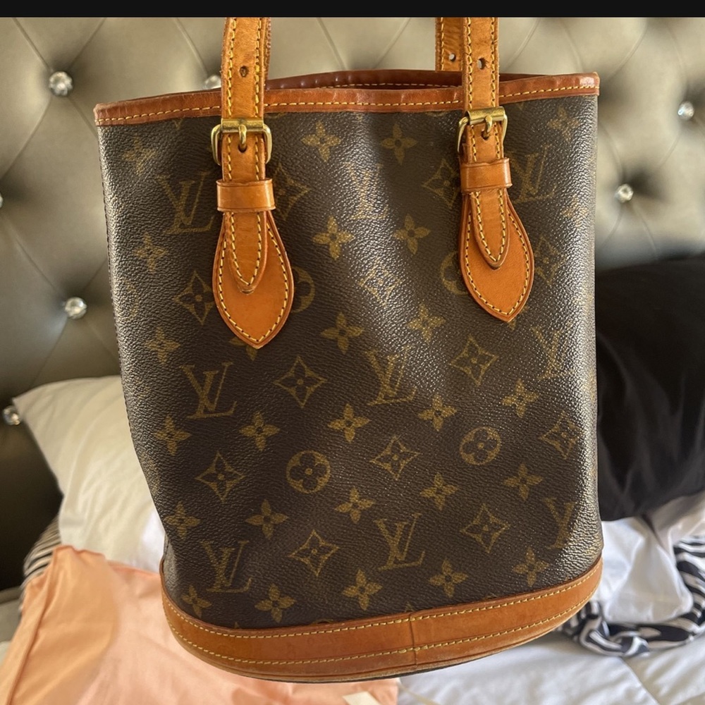 Louie bucket bag